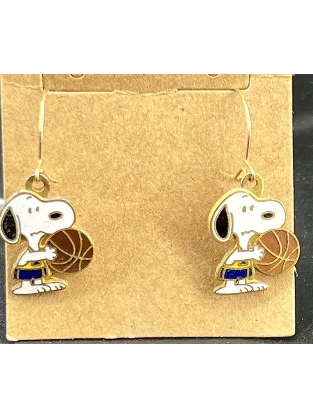 Vintage Snoopy Basketball Dangle Earrings Peanuts UFS Enamel Gold Tone Sports